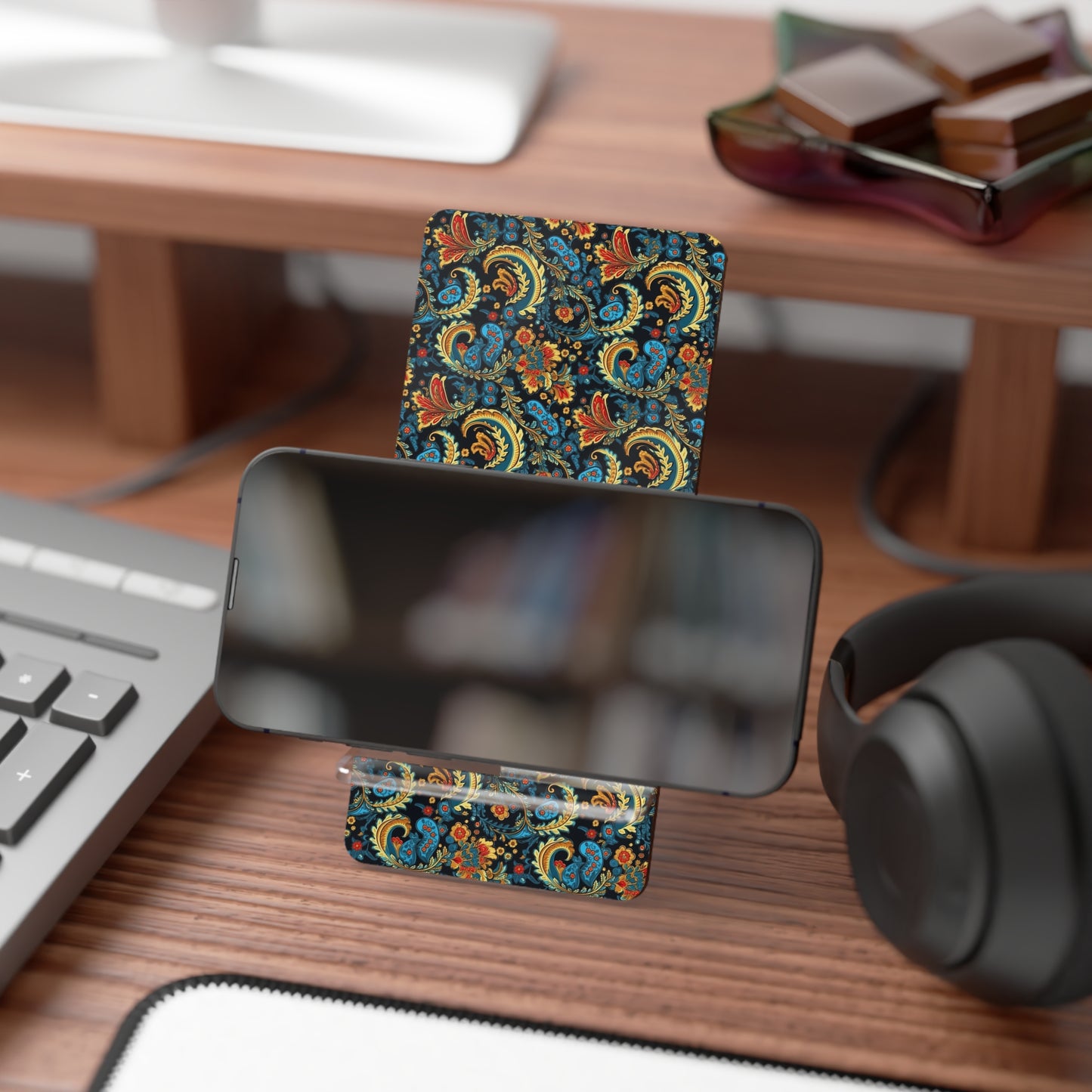 Obsidian Bloom | Mobile Display Stand