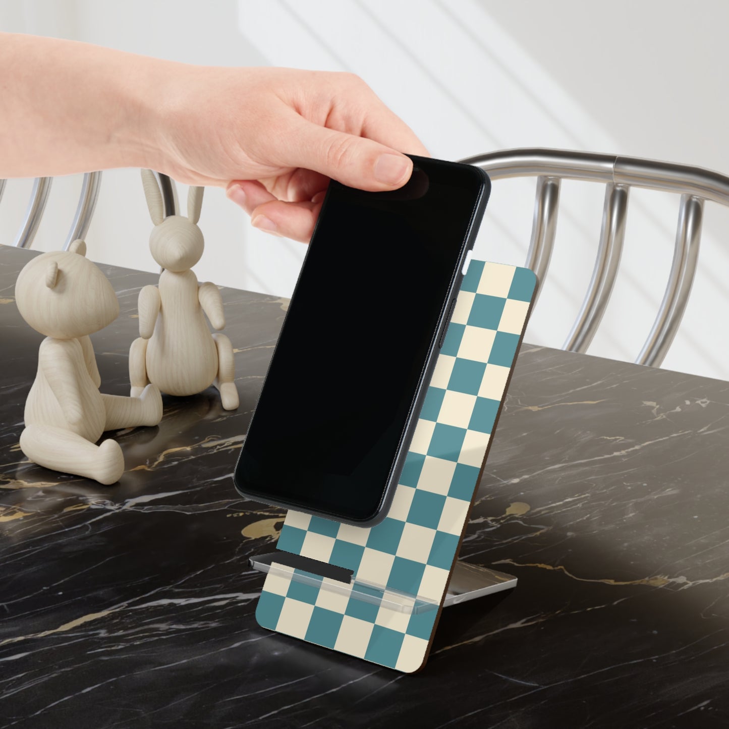 Harbor Check | Mobile Display Stand