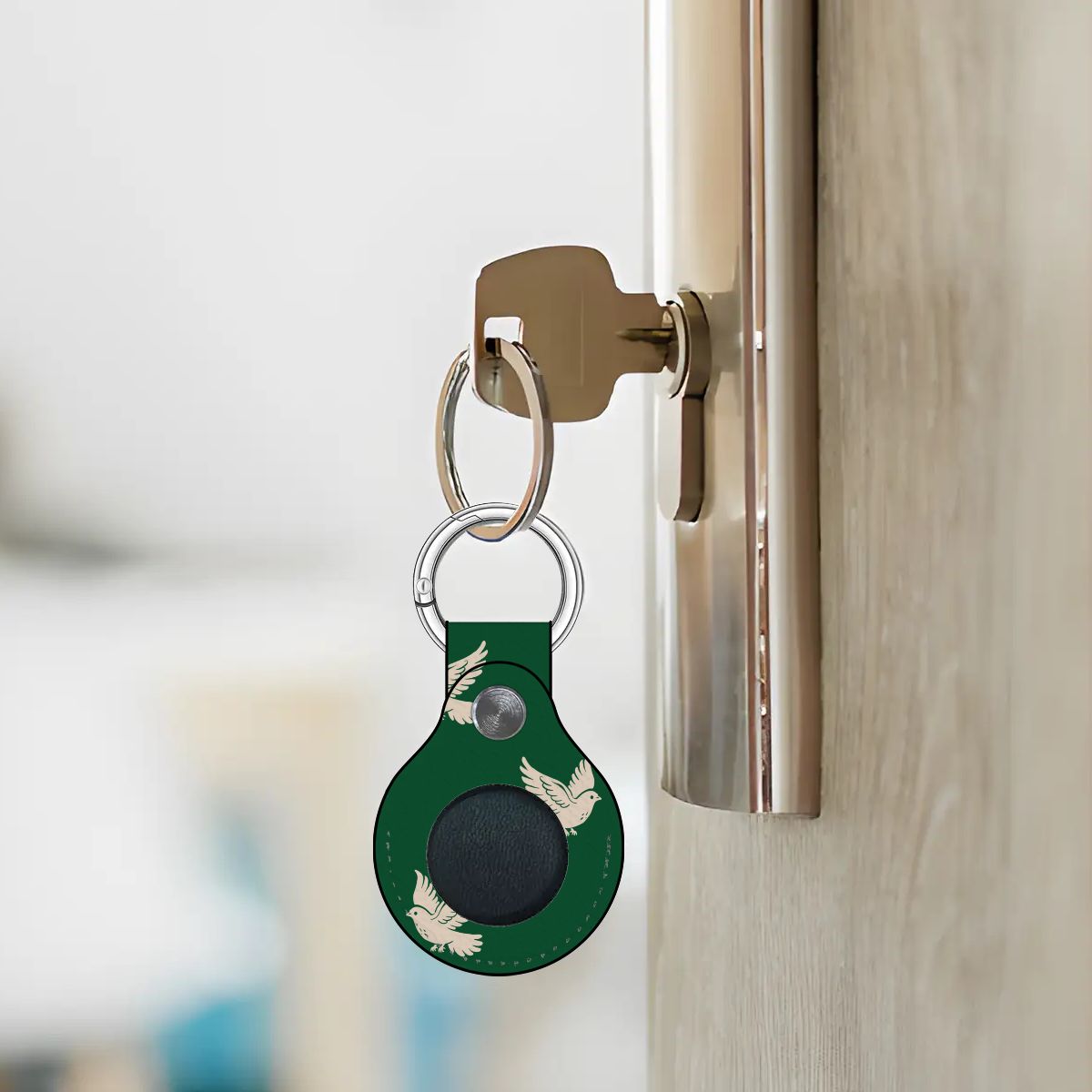 Royal Dove | Airtag Holder