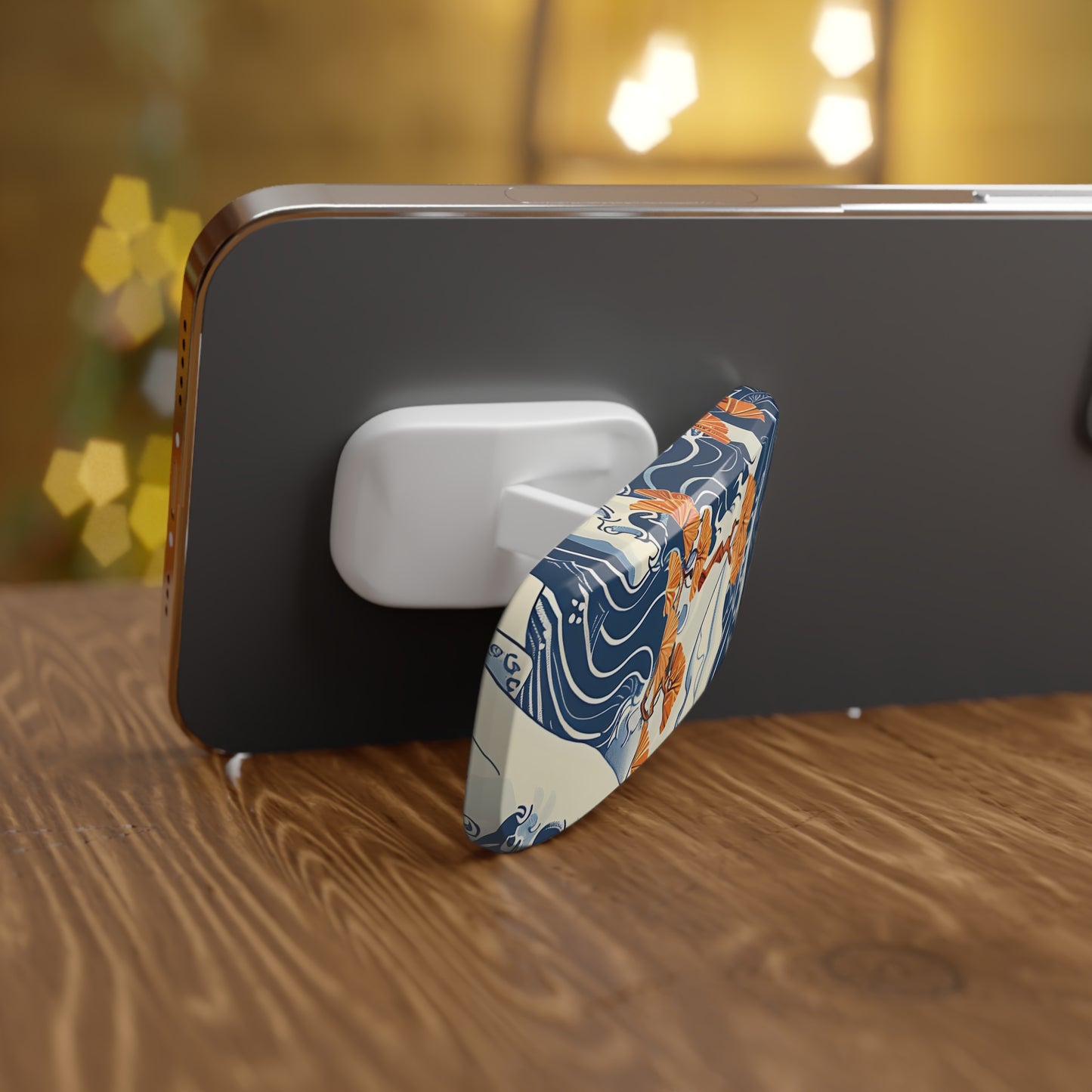Phone holder with decorative design on a wooden surface | Casenari