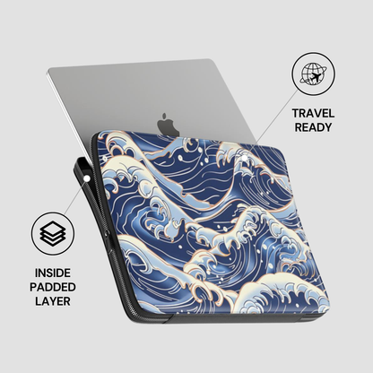 Laptop with a wave patterned case on a light gray background | Casenari
